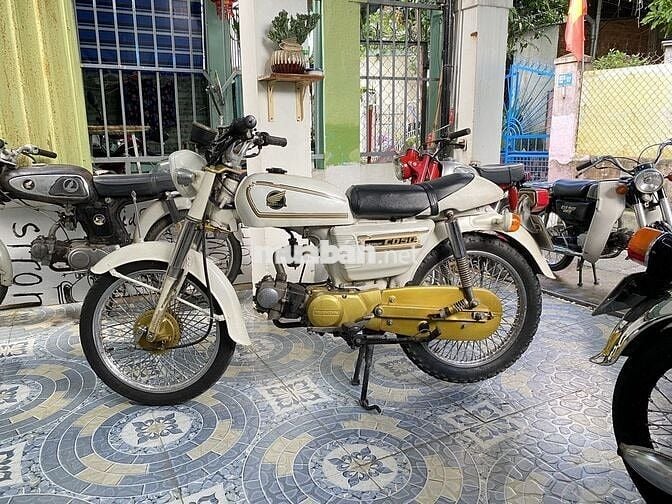 Honda CD50 màu Trắng