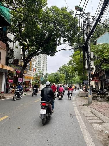 Đất 38m² HOÀNG HOA THÁM, ngõ nông, trước nhà thoáng sáng.