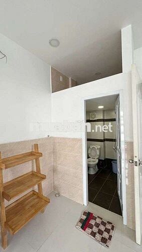 Tìm NỮ ở ghép 1:1 phòng rộng ban công cửa sổ