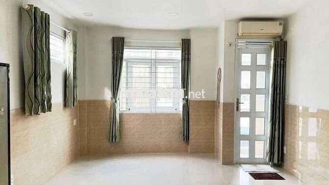 Tìm NỮ ở ghép 1:1 phòng rộng ban công cửa sổ