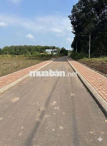 Cần bán hơn 2000m2 đất vườn giá 590tr