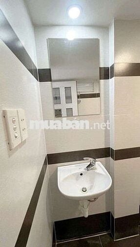 Tìm NỮ ở ghép 1:1 phòng rộng ban công cửa sổ