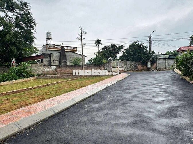 CẦN BÁN  ĐẤT TẠI KIM SƠN , SƠN TÂY , F0, Ô TÔ DT 102m2 ,GẦN HỒ ĐỒNG MÔ