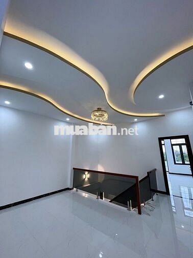 Em hiện tại còn 2 căn nhà đẹp vừa mới được tân trang sữa chửa cần bán