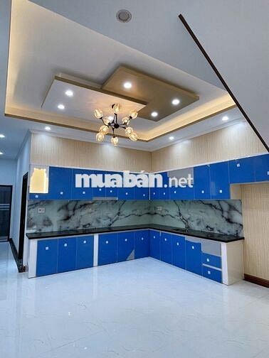 Em hiện tại còn 2 căn nhà đẹp vừa mới được tân trang sữa chửa cần bán