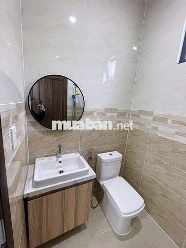 Em hiện tại còn 2 căn nhà đẹp vừa mới được tân trang sữa chửa cần bán