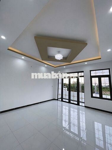 Em hiện tại còn 2 căn nhà đẹp vừa mới được tân trang sữa chửa cần bán