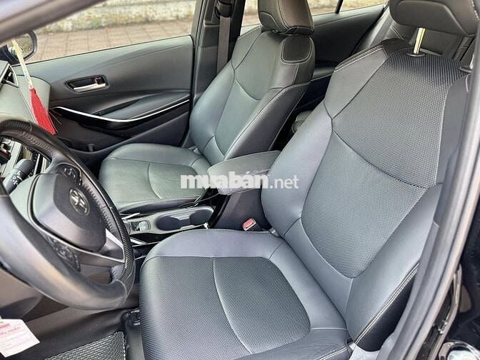 Toyota Corolla Altis 2024 1.8V 17,000 km siêu cọp.