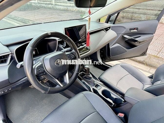 Toyota Corolla Altis 2024 1.8V 17,000 km siêu cọp.