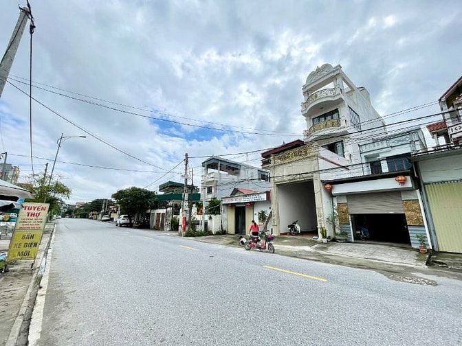 130m² mặt đường ỨNG HÒA - CHỢ CHÁY, 5 tầng thang máy, xây mới hiện đại