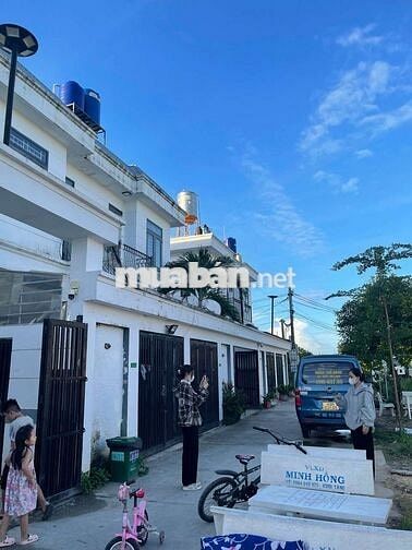 Nhà Hóc Môn 395trtr (4m - 10m) lầu đúc 2PN gần điện máy xanh Hóc Môn