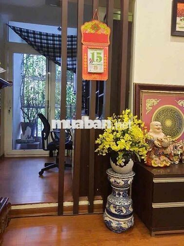 Bán căn hộ KĐT Việt Hưng 104m 3 ngủ, tầng đẹp ,nội thất đẹp 5,3 tỳ