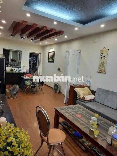 Bán căn hộ KĐT Việt Hưng 104m 3 ngủ, tầng đẹp ,nội thất đẹp 5,3 tỳ