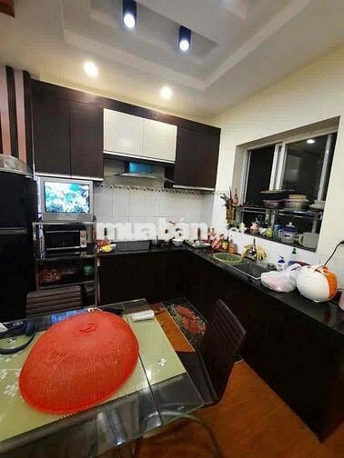 Bán căn hộ KĐT Việt Hưng 104m 3 ngủ, tầng đẹp ,nội thất đẹp 5,3 tỳ