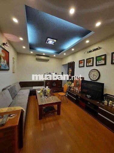 Bán căn hộ KĐT Việt Hưng 104m 3 ngủ, tầng đẹp ,nội thất đẹp 5,3 tỳ