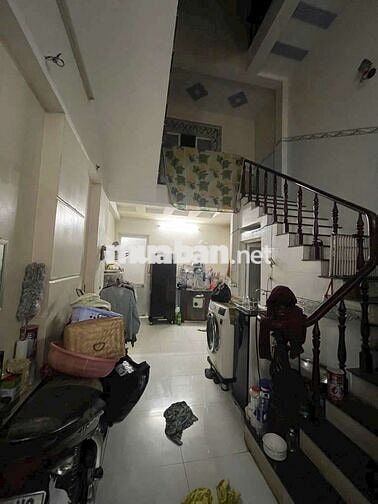 Cần gấp nhà 3 tầng 68m2  phường tân tạo bình tân