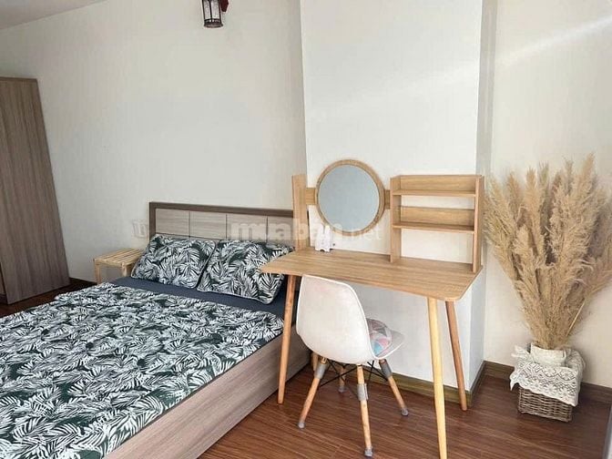 Chung cư ngay chợ lớn Q5 , gần Q1 , 82m2 , 2 PN , nội thất cao cấp , 