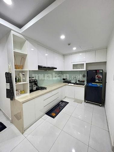 Chung cư ngay chợ lớn Q5 , gần Q1 , 82m2 , 2 PN , nội thất cao cấp , 