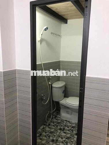 Phòng trọ mặt tiền, có thể buôn bán, có gác