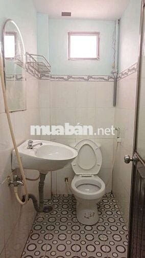 CHO THUÊ NHÀ 2 LẦU DT KHỦNG 3.5 X21 M. P 15 Q8