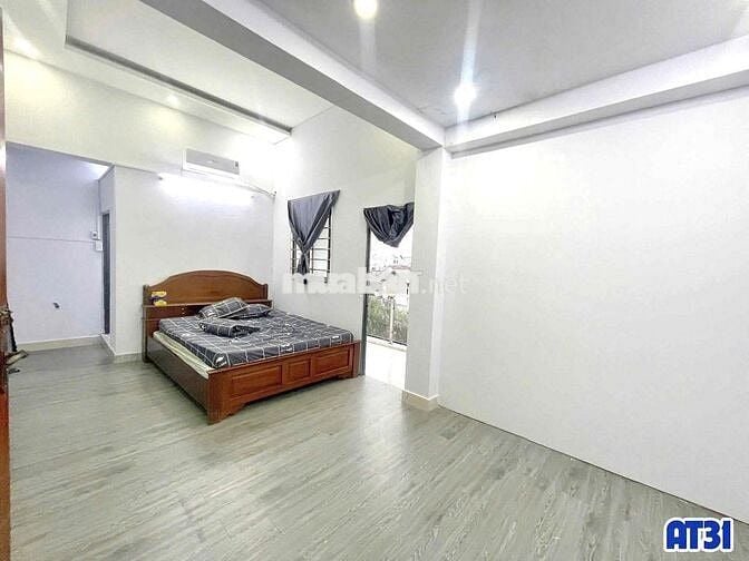 TRỐNG SẴN CĂN HỘ BAN CÔNG NỘI THẤT CẤP