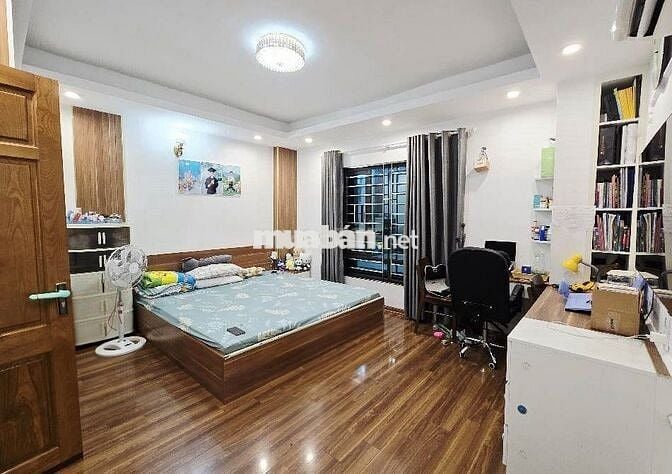 BÁN NHÀ LÔ GÓC NAM DƯ – 33M, 5 TẦNG – NỘI THẤT-Ô TÔ ĐỖ CỬA !