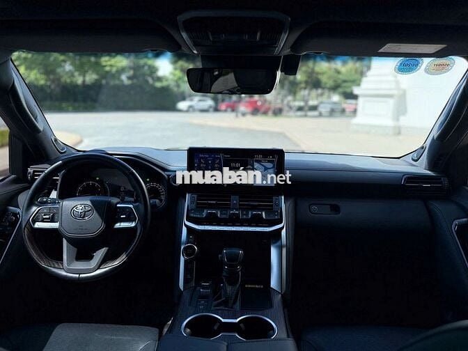 Toyota Land Cruiser 300 VXR V6 2023, Chất Như Mới