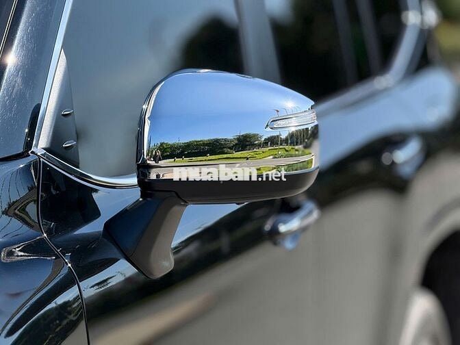 Toyota Land Cruiser 300 VXR V6 2023, Chất Như Mới