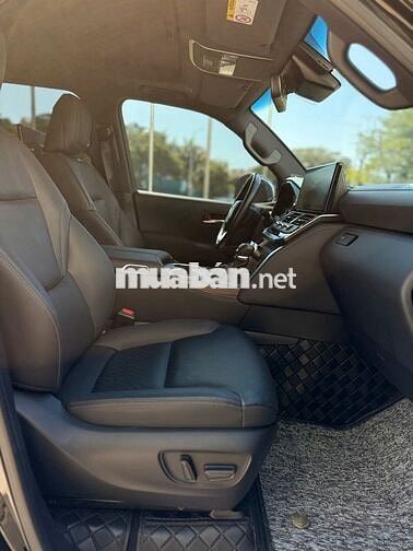 Toyota Land Cruiser 300 VXR V6 2023, Chất Như Mới