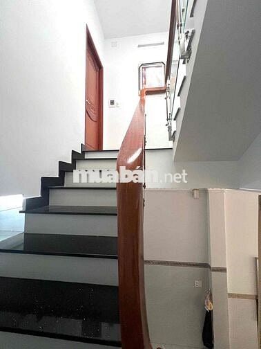 NHÀ HXT THÔNG MỚI ĐẸP 4PN QUANG TRUNG P8 GV DT 4*20M