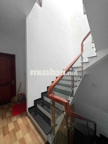 NHÀ HXT THÔNG MỚI ĐẸP 4PN QUANG TRUNG P8 GV DT 4*20M