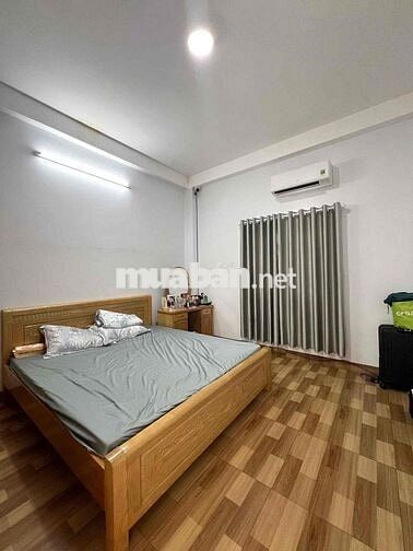 NHÀ HXT THÔNG MỚI ĐẸP 4PN QUANG TRUNG P8 GV DT 4*20M