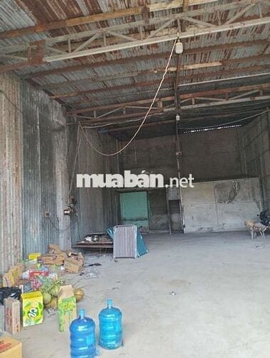 Kho 160m²(8❌20) có 3pha,có PN WC đường tải lớn tới kho,trần cao 6m