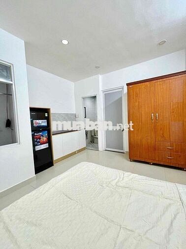 Studio full nội thất cửa sổ 3tr4-3tr5, ban công tách bếp 3tr9-4tr