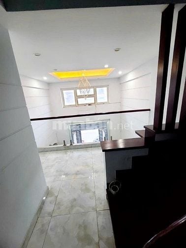 Bán nhà mặt tiền đường quận Bình Tân, gần Kinh Dương Vương, 4 tầng