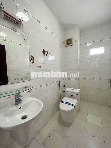 Cho thuê nguyên căn rộng rãi, 3pn4wc, Hẻm xe hơi, Bùi Quang Là P12 GV