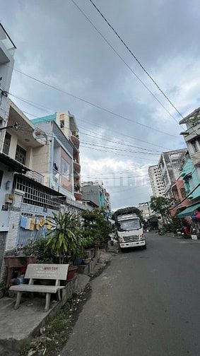 Bán nhà mặt tiền đường quận Bình Tân, gần Kinh Dương Vương, 4 tầng