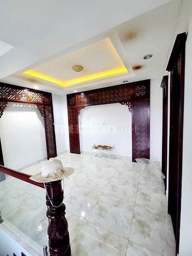 Bán nhà mặt tiền đường quận Bình Tân, gần Kinh Dương Vương, 4 tầng