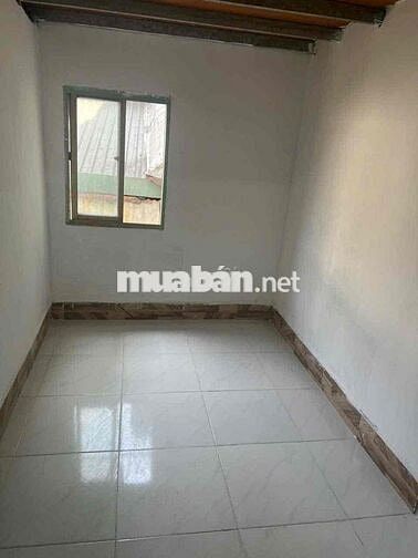 phòng trống mới sơn ,giờ tự do có bv 24/24 ,an ninh ,gần chợ Bình thới