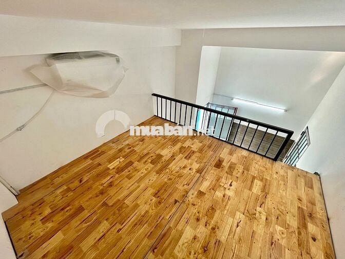 PHÒNG TRỌ SIÊU THOÁNG CÓ BAN CÔNG GẦN TRƯỜNG NTT