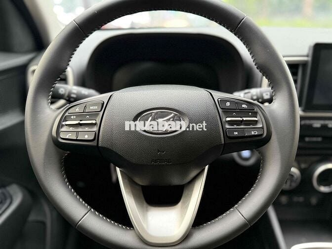 Hyundai Venue 2025 - 10000 km