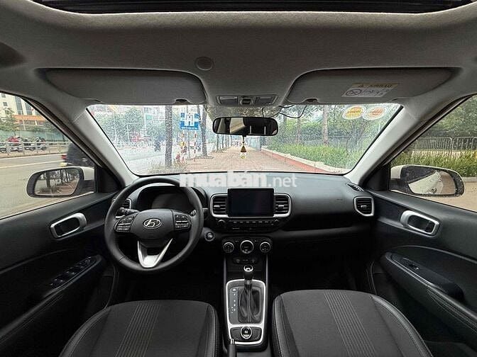 Hyundai Venue 2025 - 10000 km