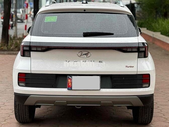 Hyundai Venue 2025 - 10000 km