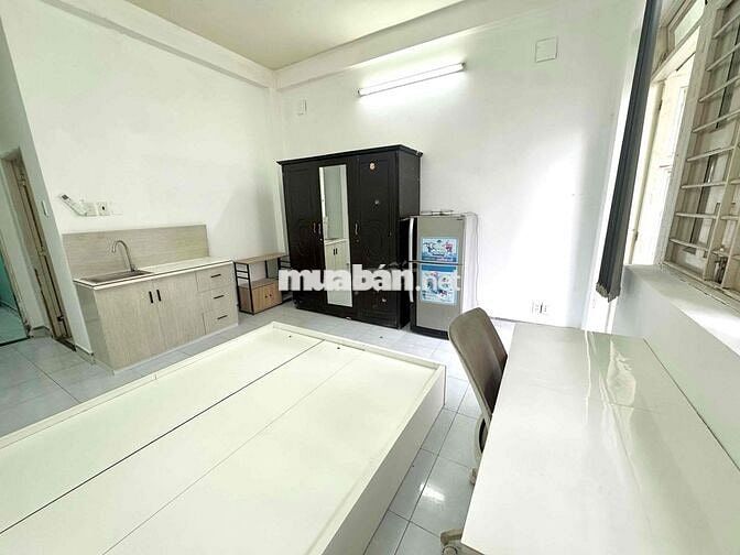 Cho thuê phòng có ban công nội thất