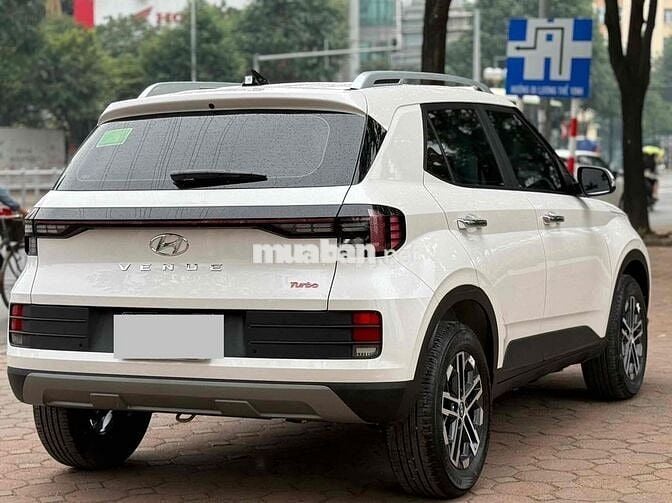 Hyundai Venue 2025 - 10000 km
