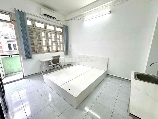 Cho thuê phòng có ban công nội thất