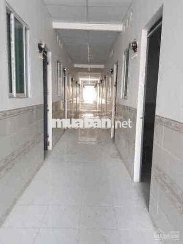 phòng trống mới sơn ,giờ tự do có bv 24/24 ,an ninh ,gần chợ Bình thới