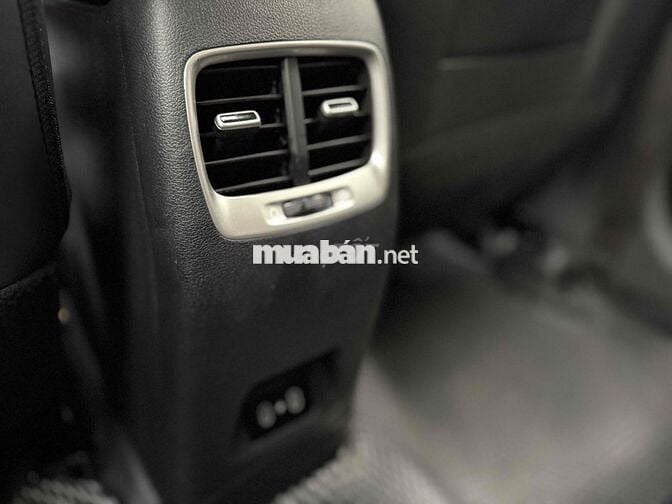 Hyundai Venue 2025 - 10000 km