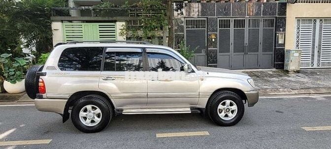 Toyota Land Cruiser LC100 Vàng cát Số sàn