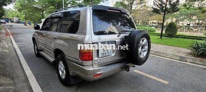 Toyota Land Cruiser LC100 Vàng cát Số sàn